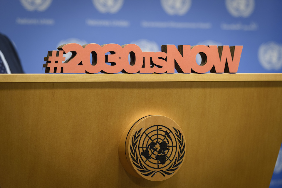 Detail on the podium during the press briefing on the 2030 Agenda and implementing the Sustainable Development Goals (SDGs). (UN Photo)