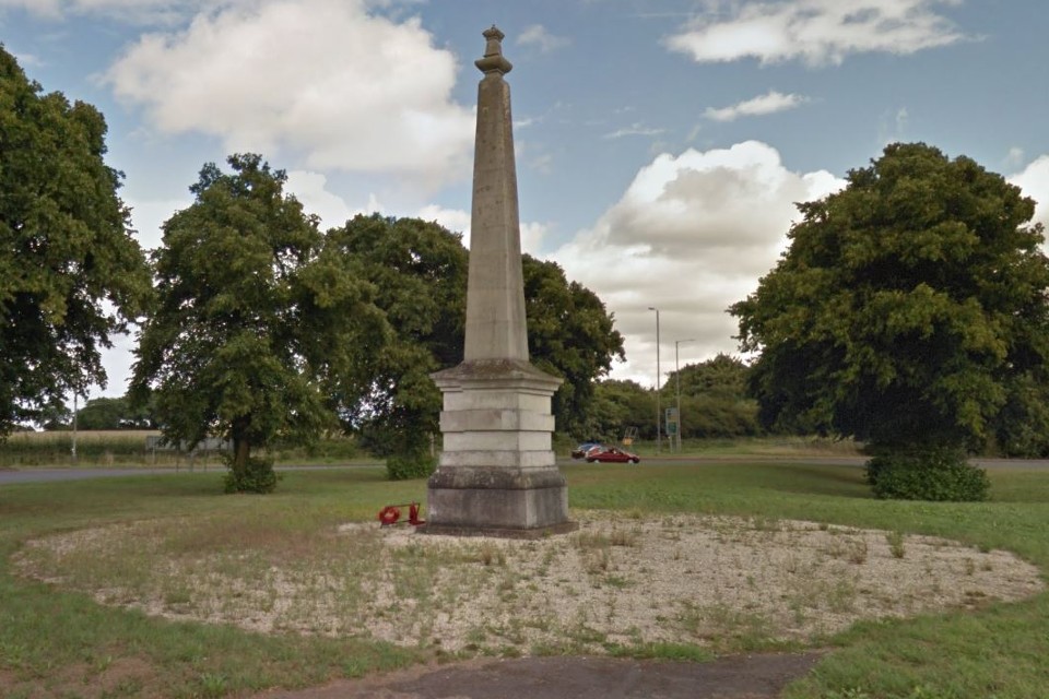monument before restoration