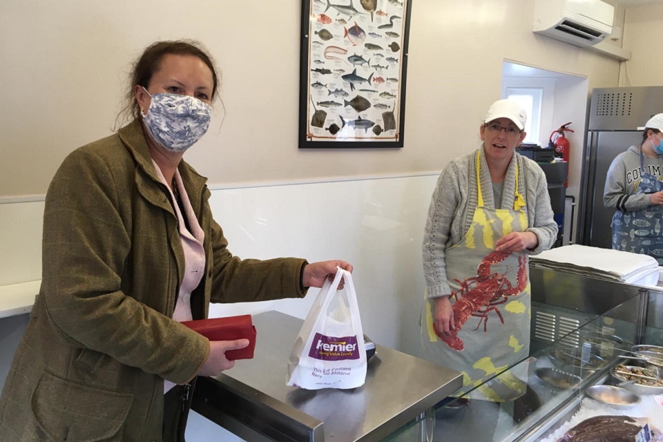 Fisheries Minister meets fishing and seafood community in Tenby