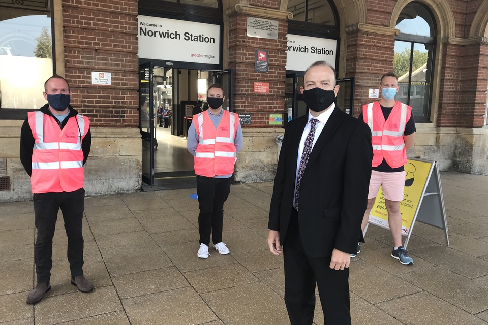 Rail Minister thanks efforts of volunteer Journey Makers and work to provide cleaner, safer stations