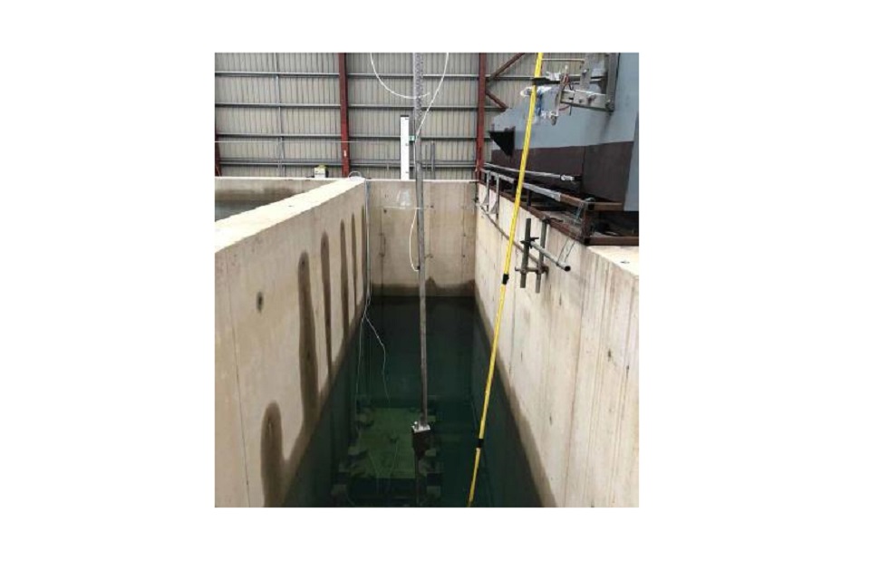 Container monitoring equipment during testing. The gamma detector is housed in the shielded box just below the water line.