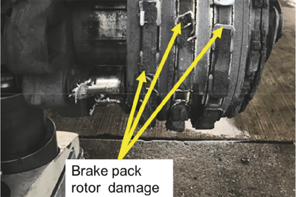 AAIB Report: Boeing 737 8K5 wheel separation on landing
