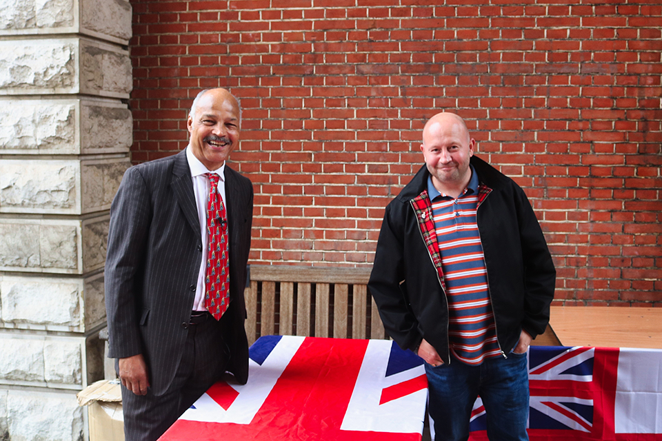 John Conteh MBE congratulates veterans on completion of Boxing Through Barriers programme