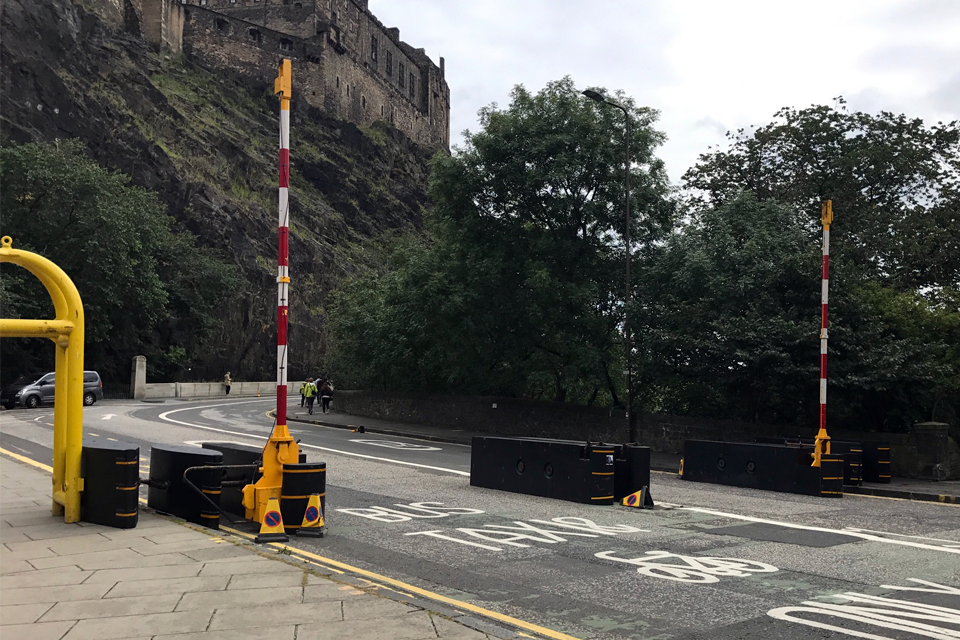 Drop arm gates and portal in Edinburgh