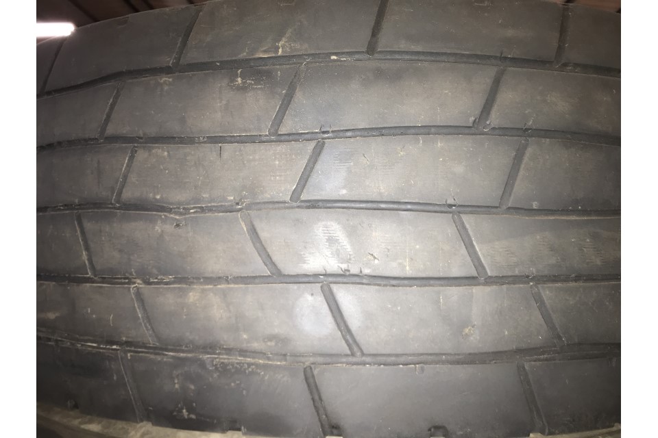 Incorrect tyre regroove pattern