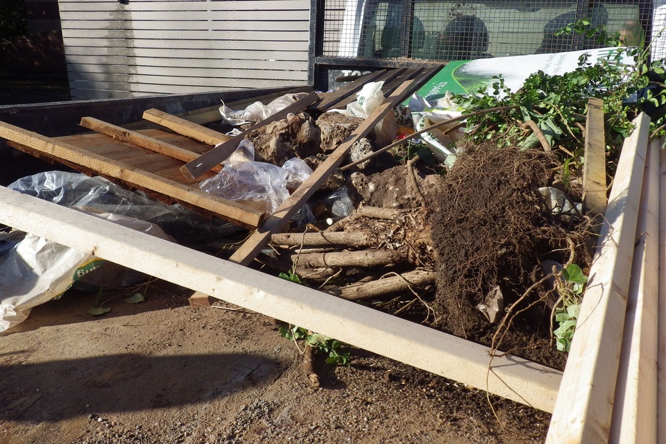 Unlicensed waste operator ordered to pay £3,317.84 in fines and costs
