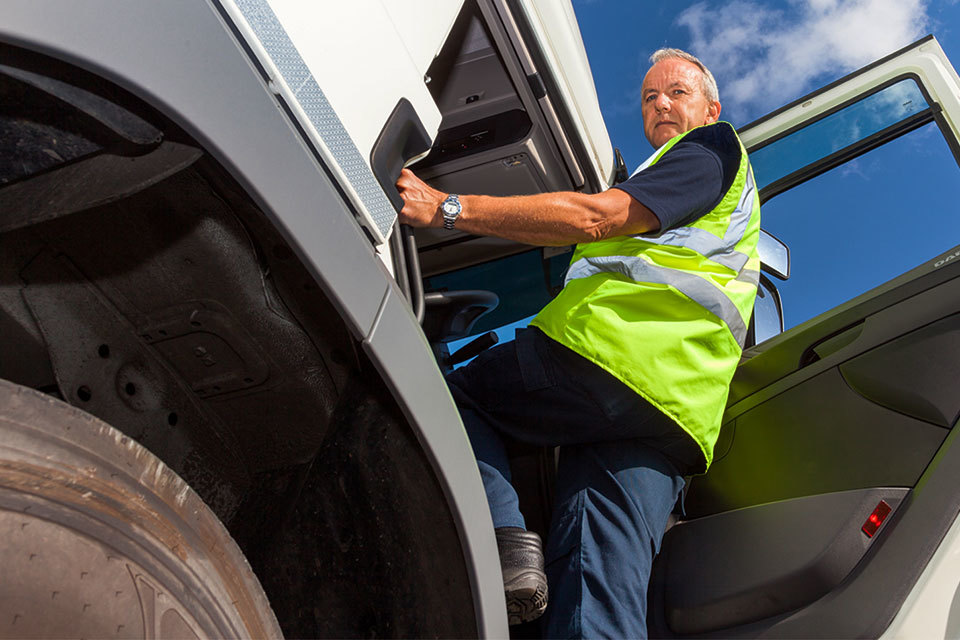 Government opens further COVID 19 testing locations for hauliers heading to France