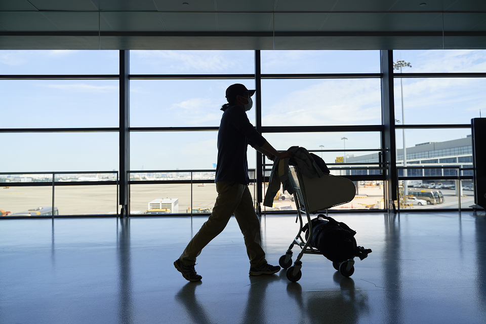 Government to introduce tougher measures and enforcement rules for quarantined passengers