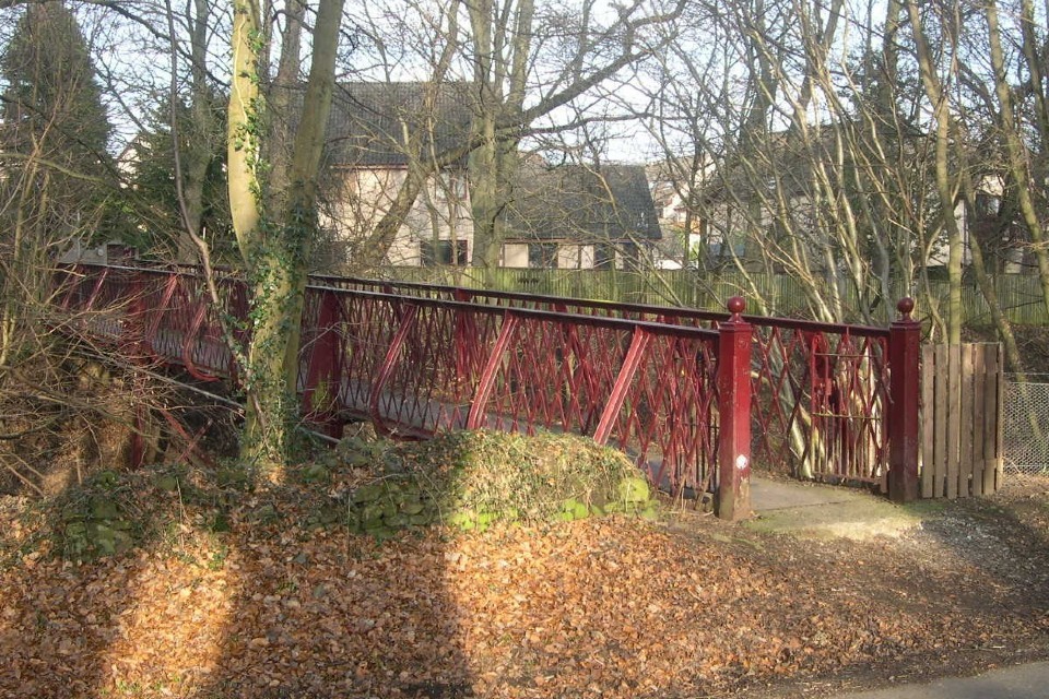 Engineers answer SOS call to rescue symbolic railway structure