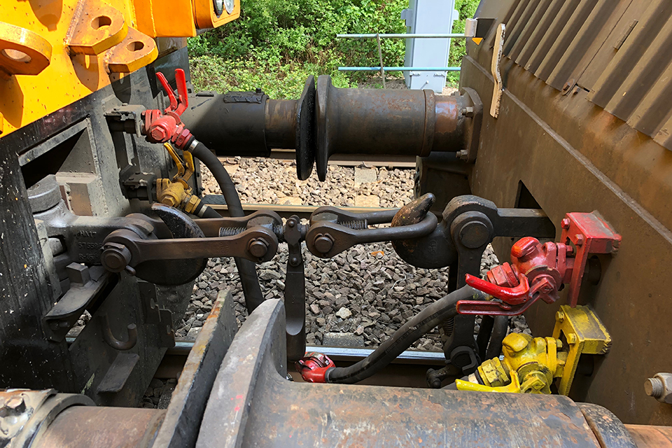 Positions of brake pipe valves on locomotive involved in the SPADs at Crofton.