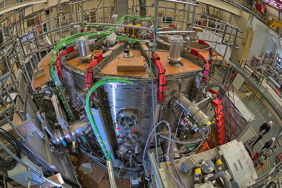 First results from UK experiment point to a solution to one of fusion's hottest problems