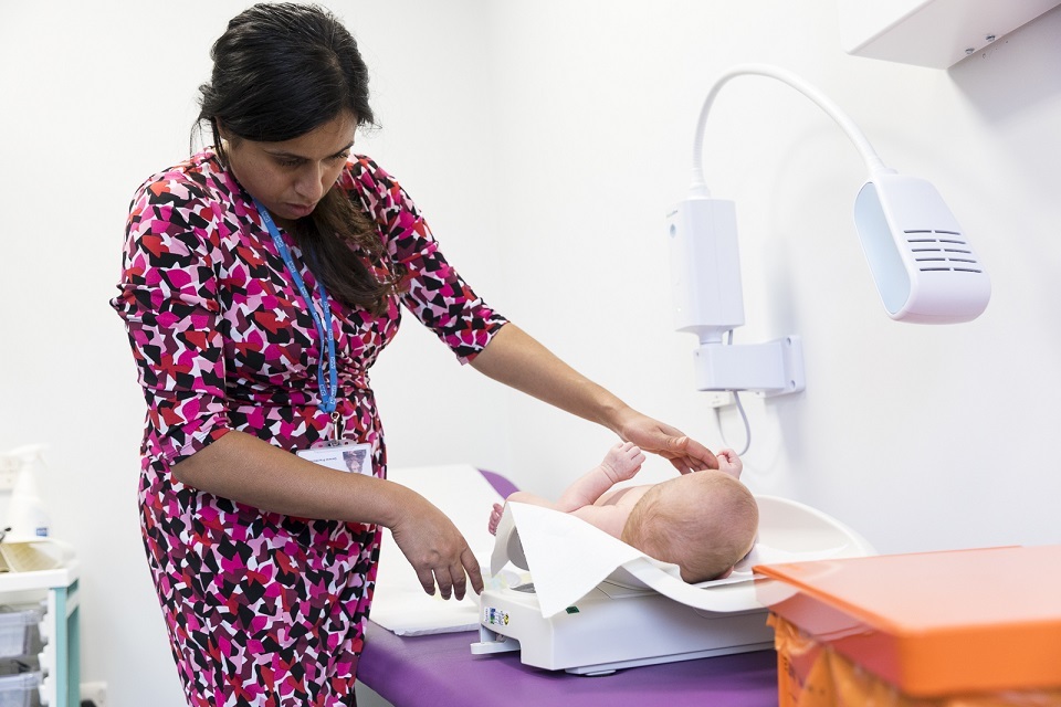 NHS staff to receive 3% pay rise