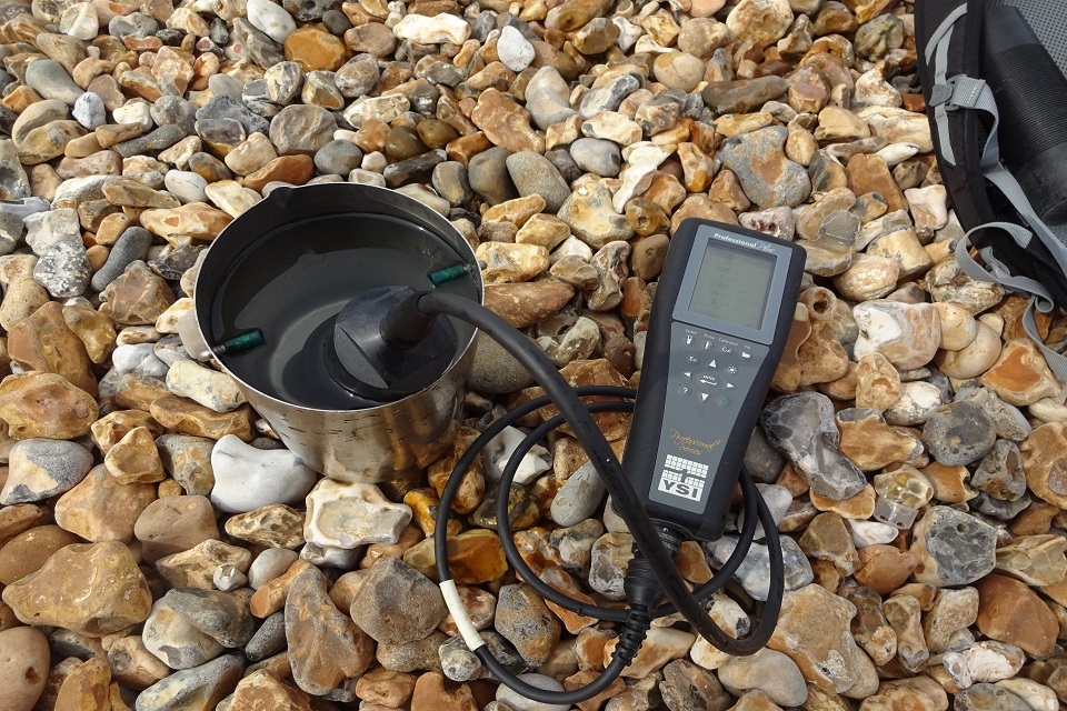 Thames staycationers urged to become #WaterWarriors this summer