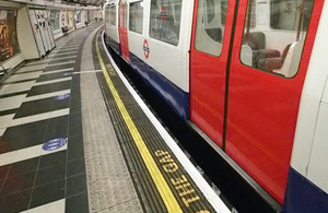 A train (not involved in the accident) in the northbound Bakerloo Line platform at Waterloo