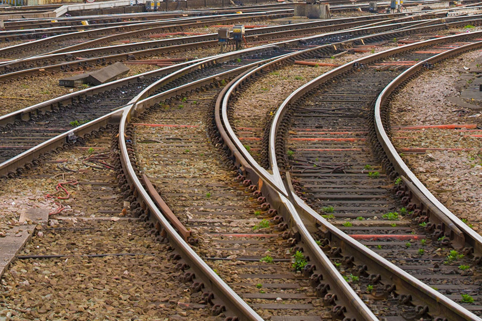 Government commissions action to improve rail air quality