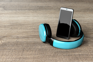 Smart phone and pair of headphones