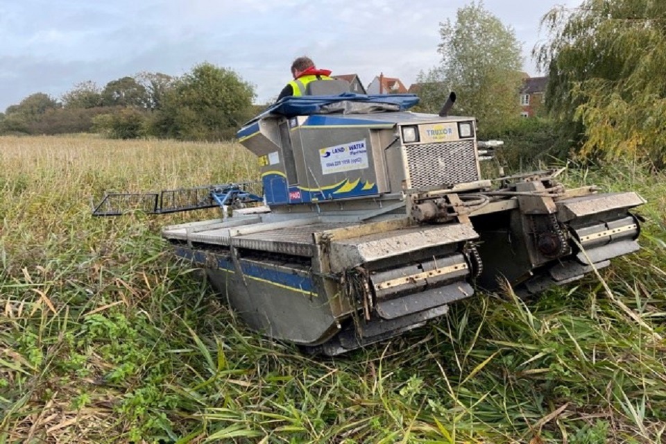 Amphibious vehicle helping to tackle flooding in Essex