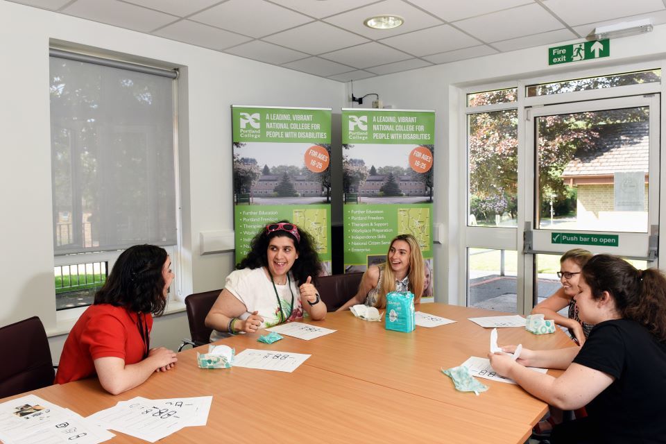 Free period product scheme for schools and colleges extended