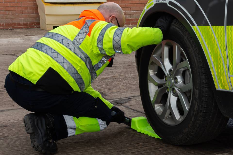 Vital equipment helps slash time taken to move stranded vehicles to safety