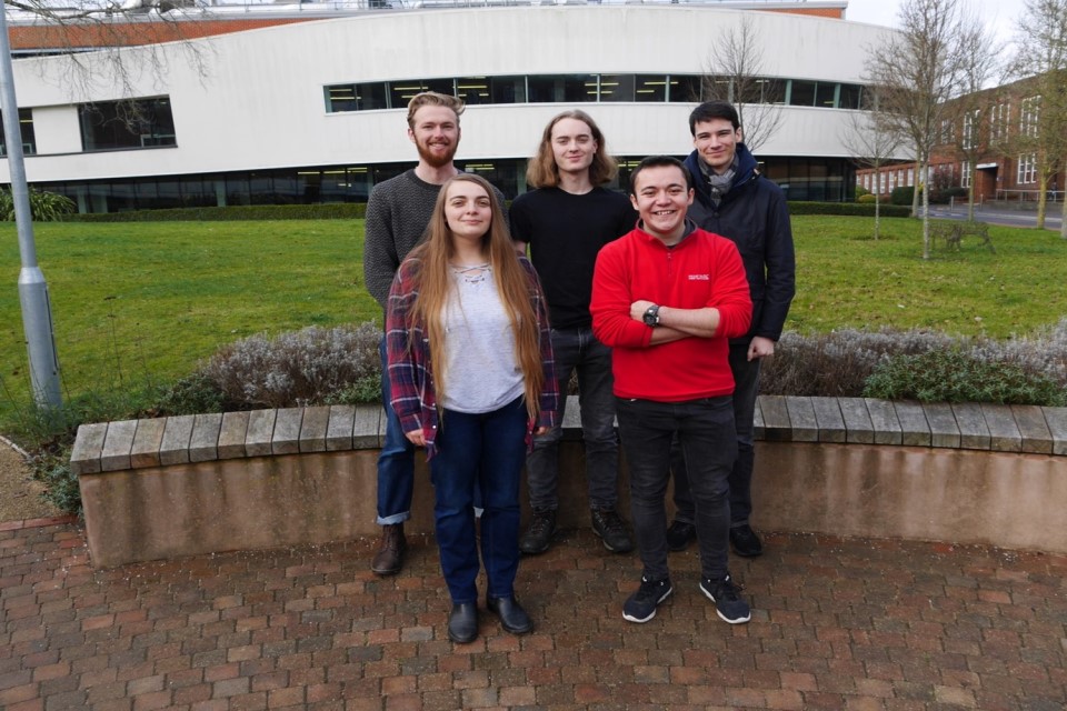 Team Southampton Spaceflight University of Southampton. Robert Pope, Hazel Mitchell, Ceris Brown, Harvey Ryder, Ethan Tregidga