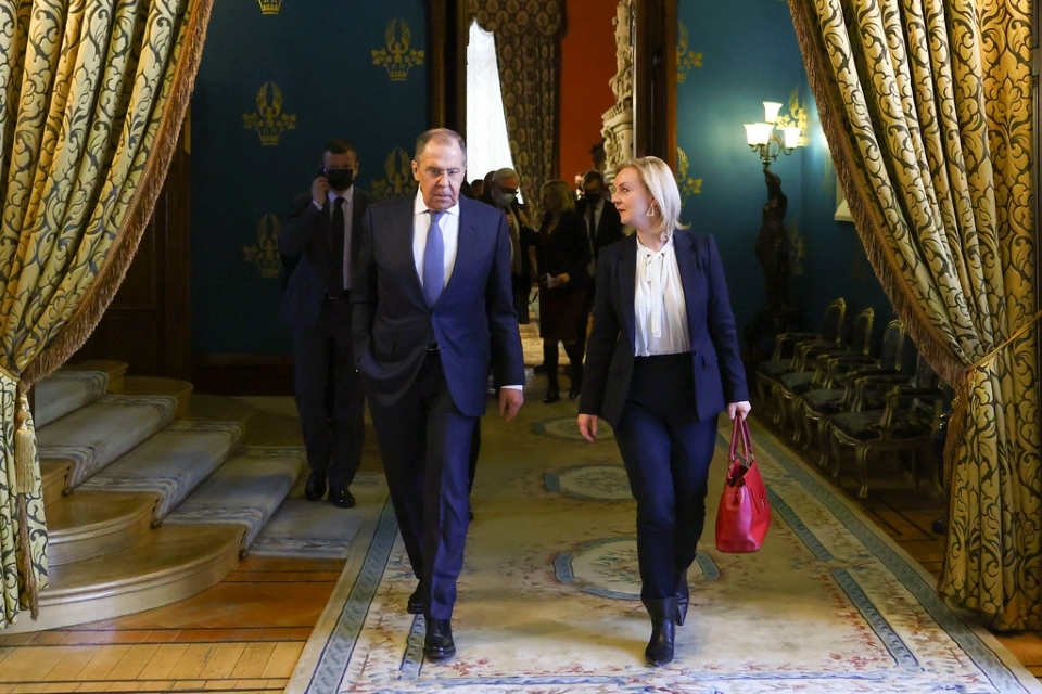 Foreign Secretary flies to Moscow to urge de escalation of Russian aggression against Ukraine