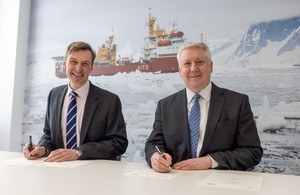 UKHO Chief Executive Peter Sparkes and Seabed 2030 Project Director Jamie McMichael-Phillips