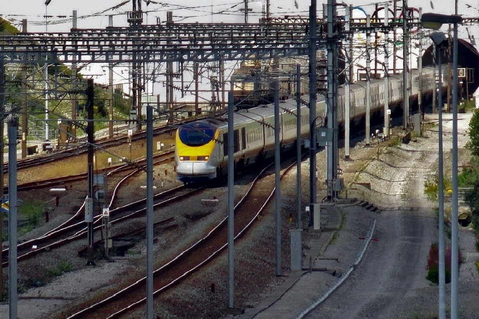 Civil news: chance to bid for Immigration Removal Centre work