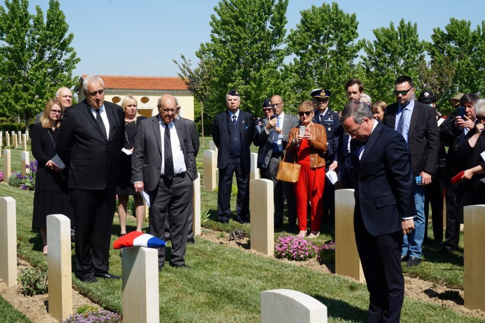 Blessing ceremony for WW2 airman, Arnold Hallas, in Italy.