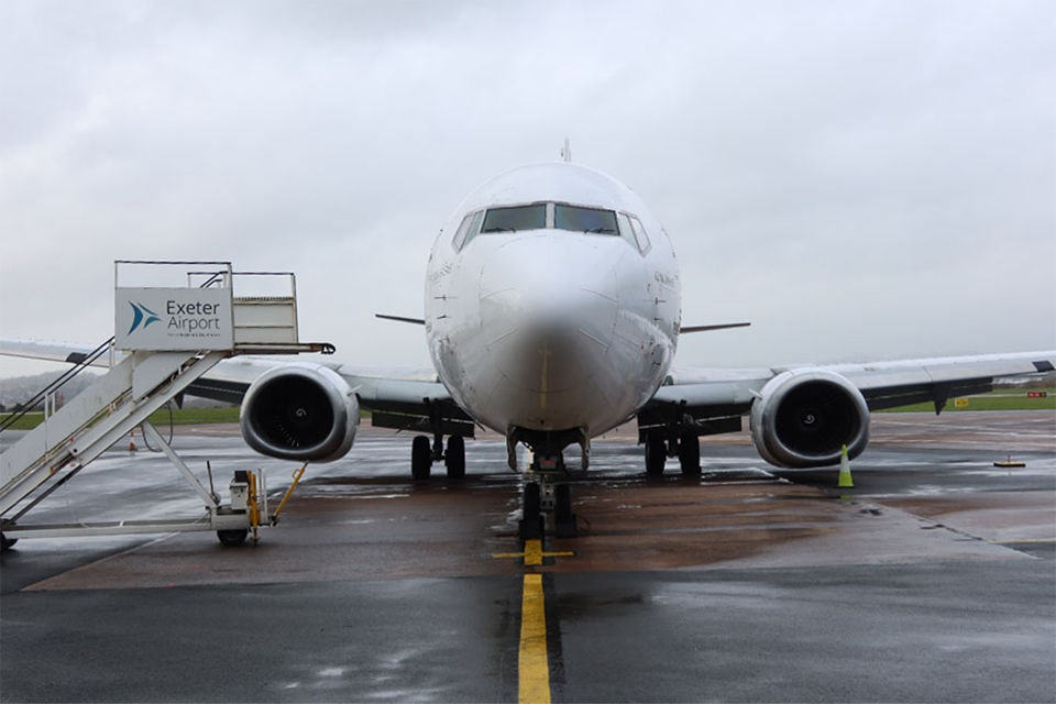 AAIB Report: Boeing 737 4Q8 (G JMCY), heavy landing resulting in significant structural damage, Exeter Airport