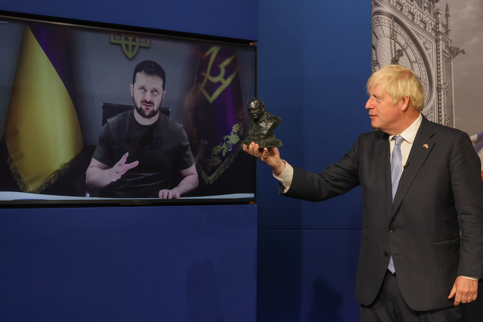PM Boris Johnson presents President Zelenskyy with the Churchill Award