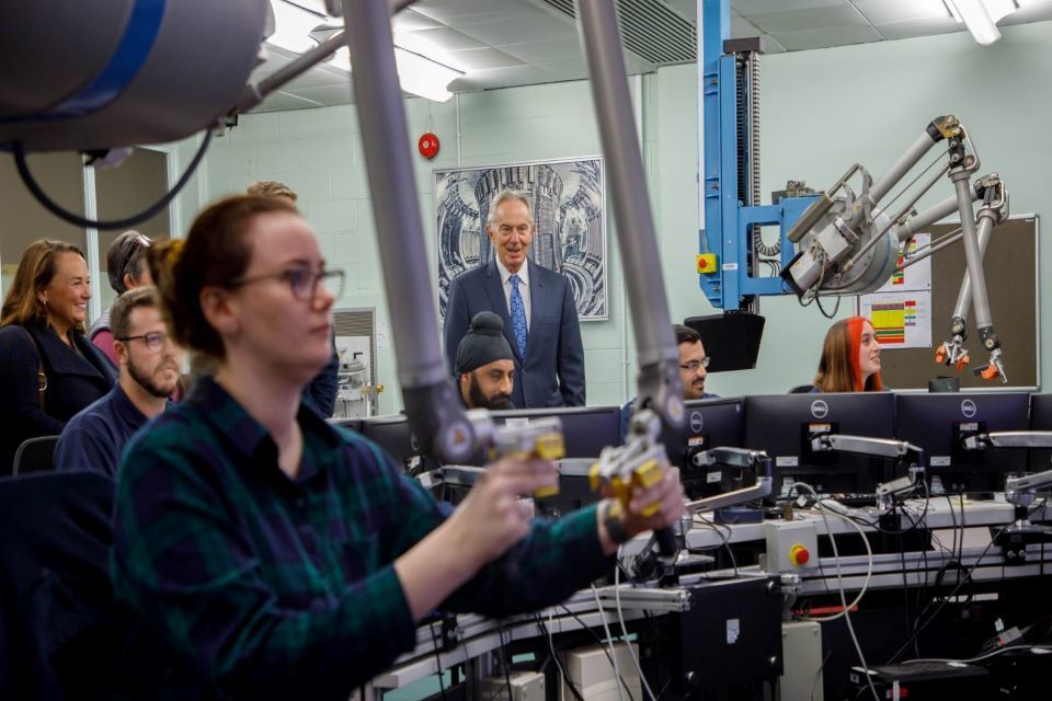 Tony Blair backs fusion for energy security and climate change