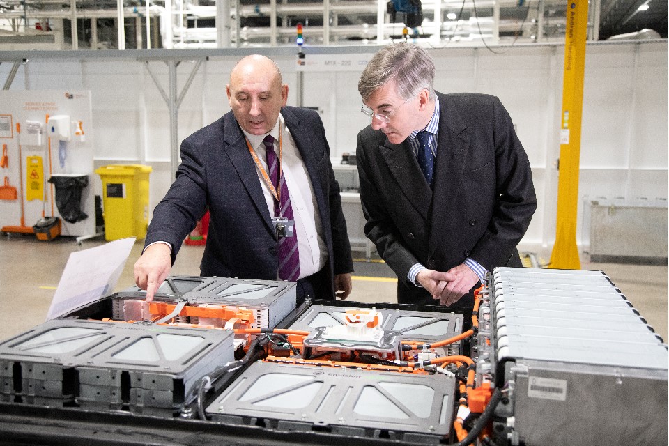 Business Secretary Jacob Rees-Mogg and UKBIC Managing Director Jeff Pratt inspect batteries being built