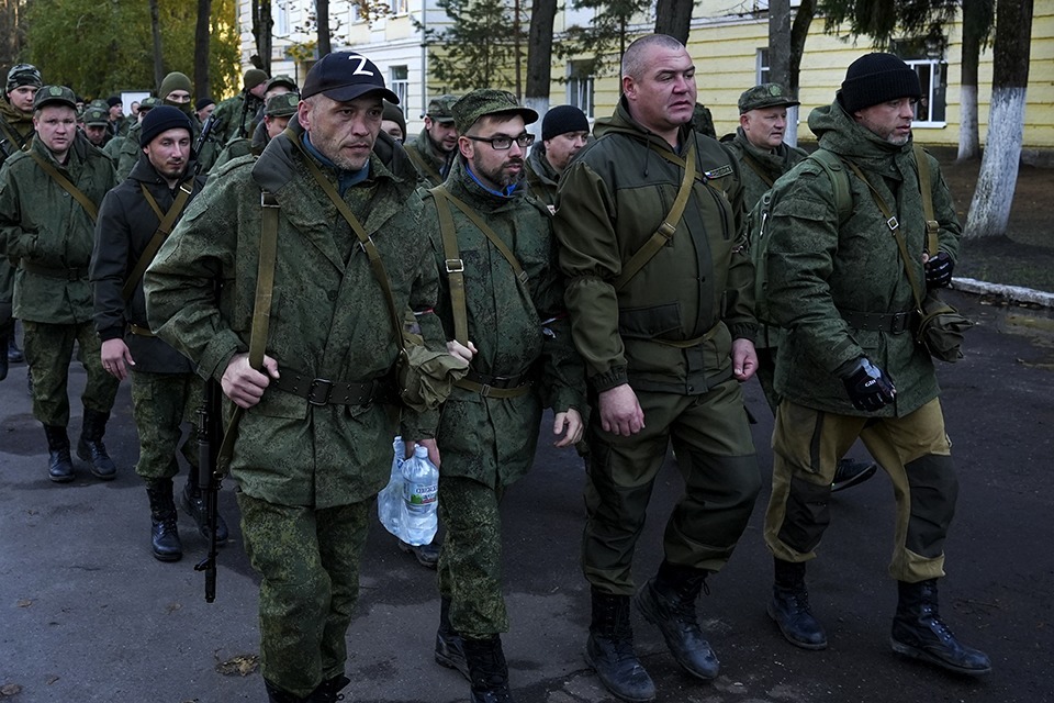 UK sanctions Russian officials behind conscription, mobilisation and criminal mercenaries