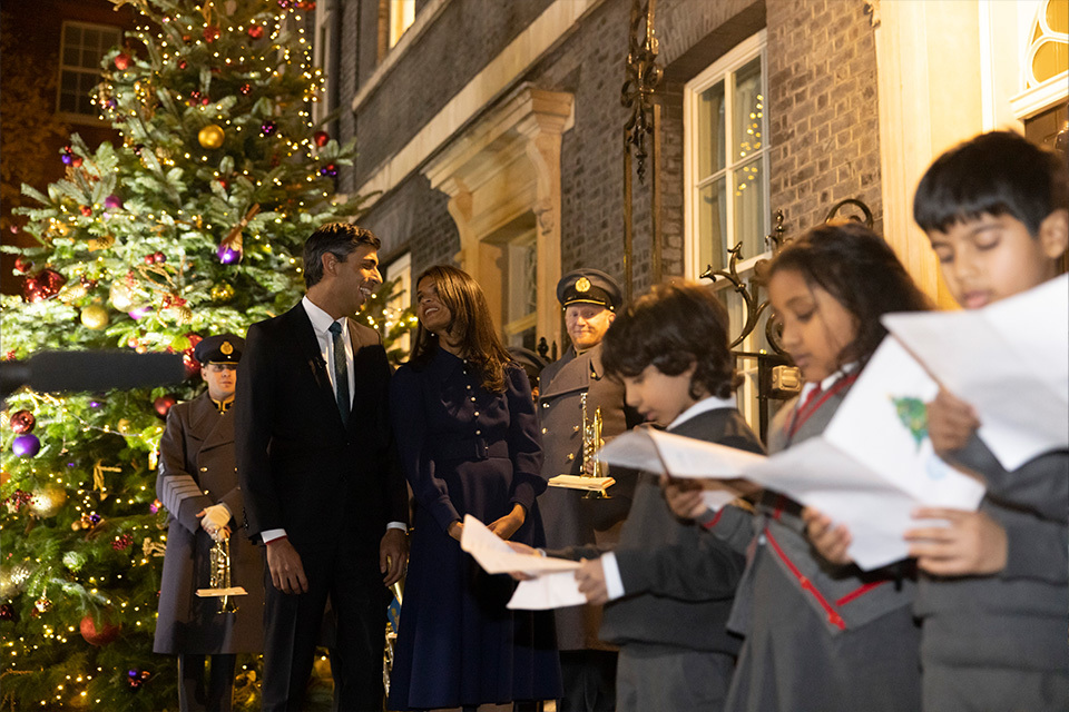 Ukrainian families join Downing Street Christmas switch on