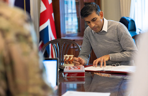 Prime Minister Rishi Sunak speaks to President Zelenskyy of Ukraine.