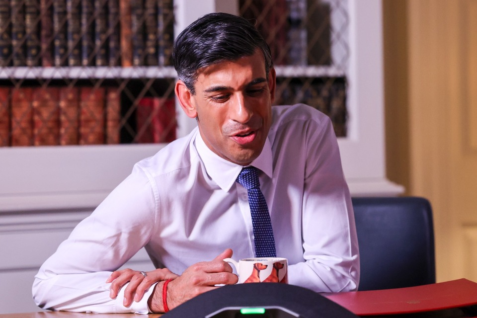 Prime Minister thanks public servants working over the festive season with surprise Christmas calls