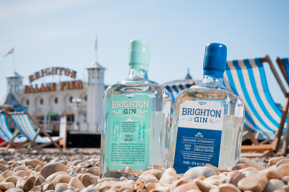 Aussies to toast tariff-free British G&Ts in 2023 under new trade deal