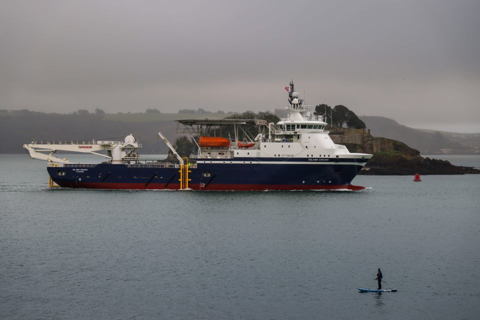 Mine hunting 'mother ship' arrives in Plymouth