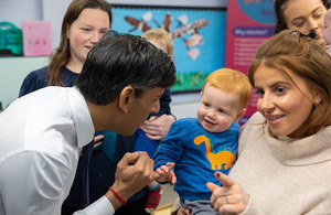 Rishi Sunak meeting mums and their children