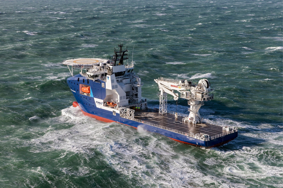 DE&S purchase specialist ship to protect our underwater cables
