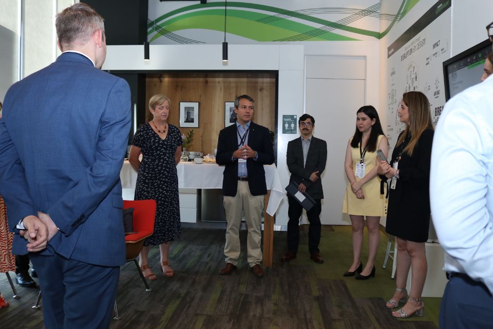 The research process concluded with a workshop for selected companies, custom agents, experts and trade associations in an interactive exercise at the Deloitte Greenhouse office. 