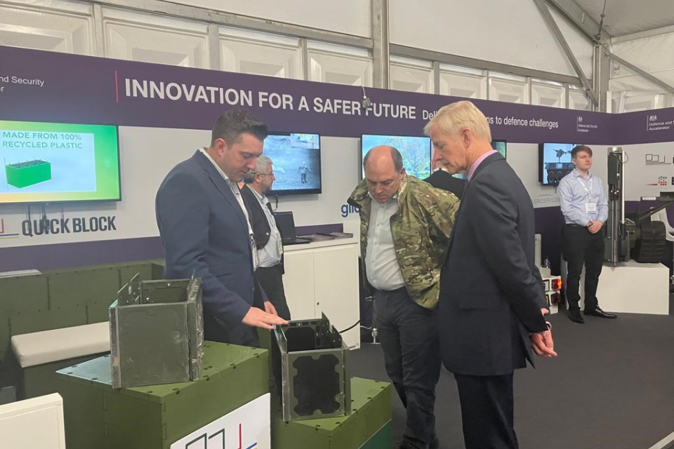 QUICKBLOCK CEO, Andrew Vincent, at the DASA stand DVD 2022, discusses the innovation with Defence Secretary, Ben Wallace