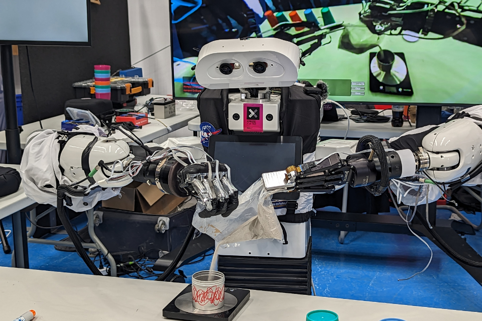 BOW showcasing their innovation at the demonstration event
