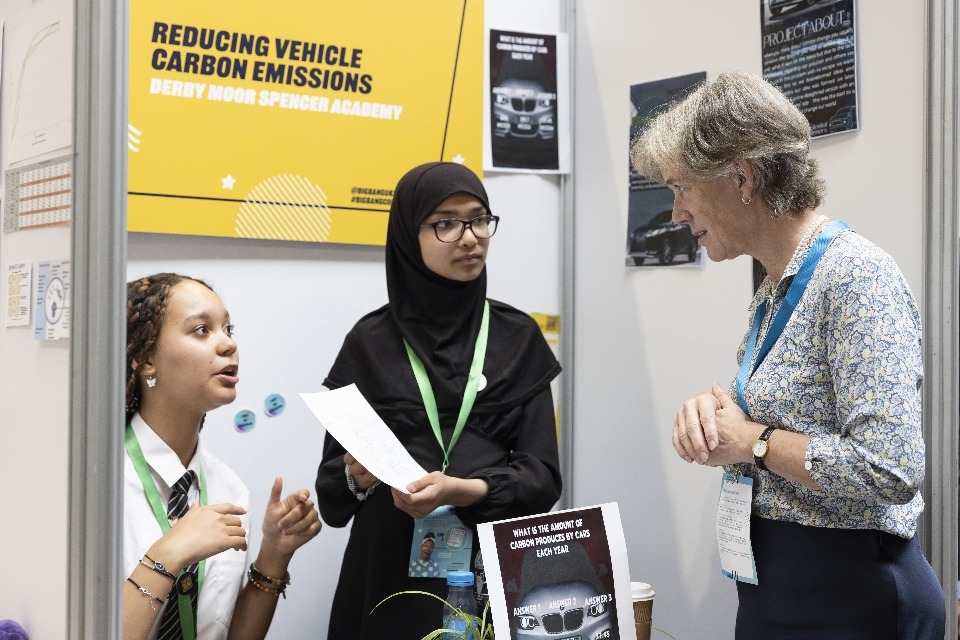 Government Chief Scientific Adviser visits Birmingham