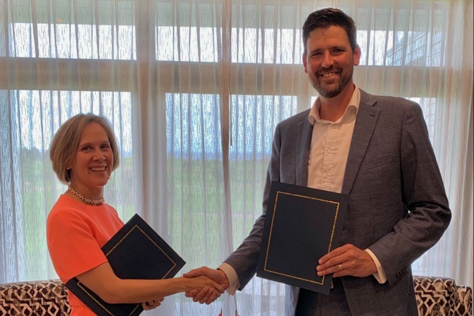 New arrangement expands work opportunities for Canadian and British youth