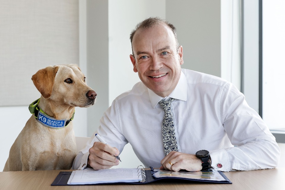 Secretary of State hails 'incredible' work of K9 Search and Rescue Team