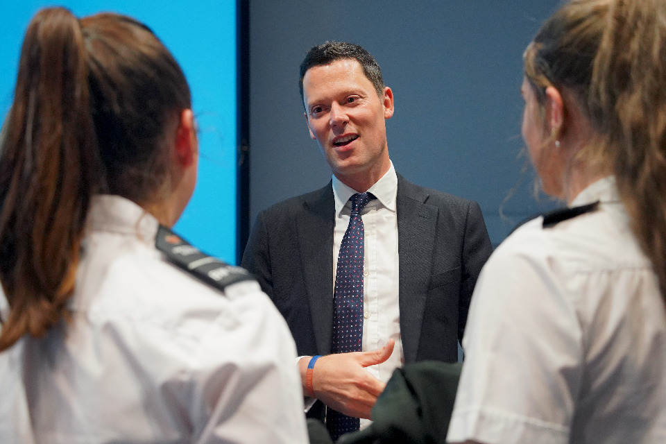 Lord Chancellor calls on graduates to become prison officers