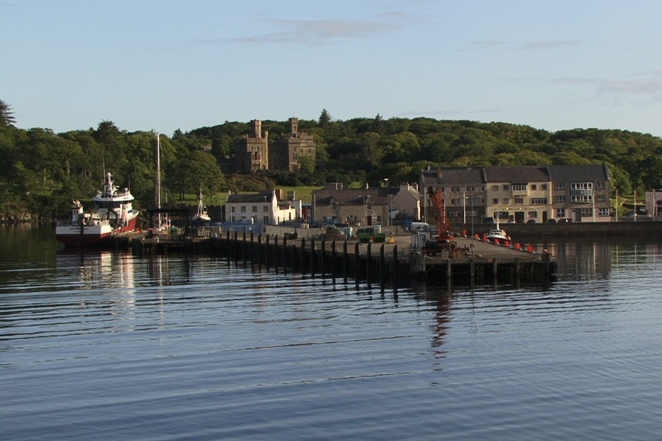 UK government and island community leaders to discuss connectivity