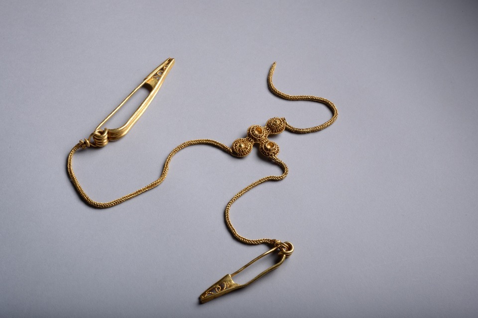 Iron Age gold brooches at risk of leaving UK