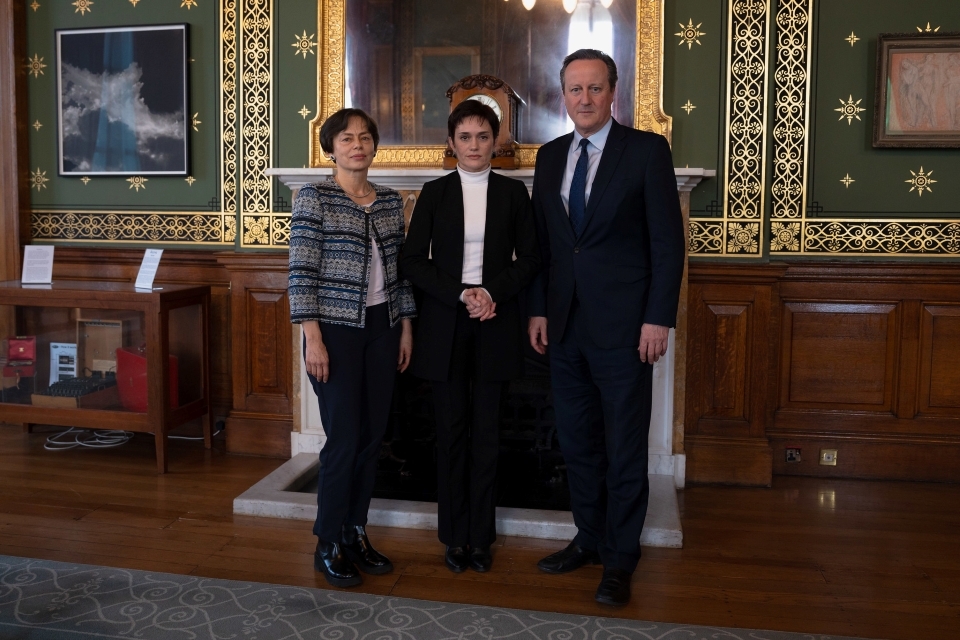 Foreign Secretary meets Vladimir Kara-Murza's family